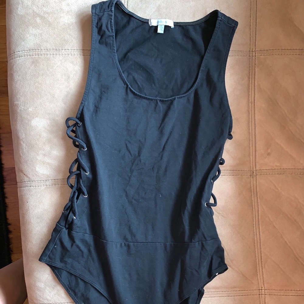 BLACK, SIDE LACE BODYSUIT